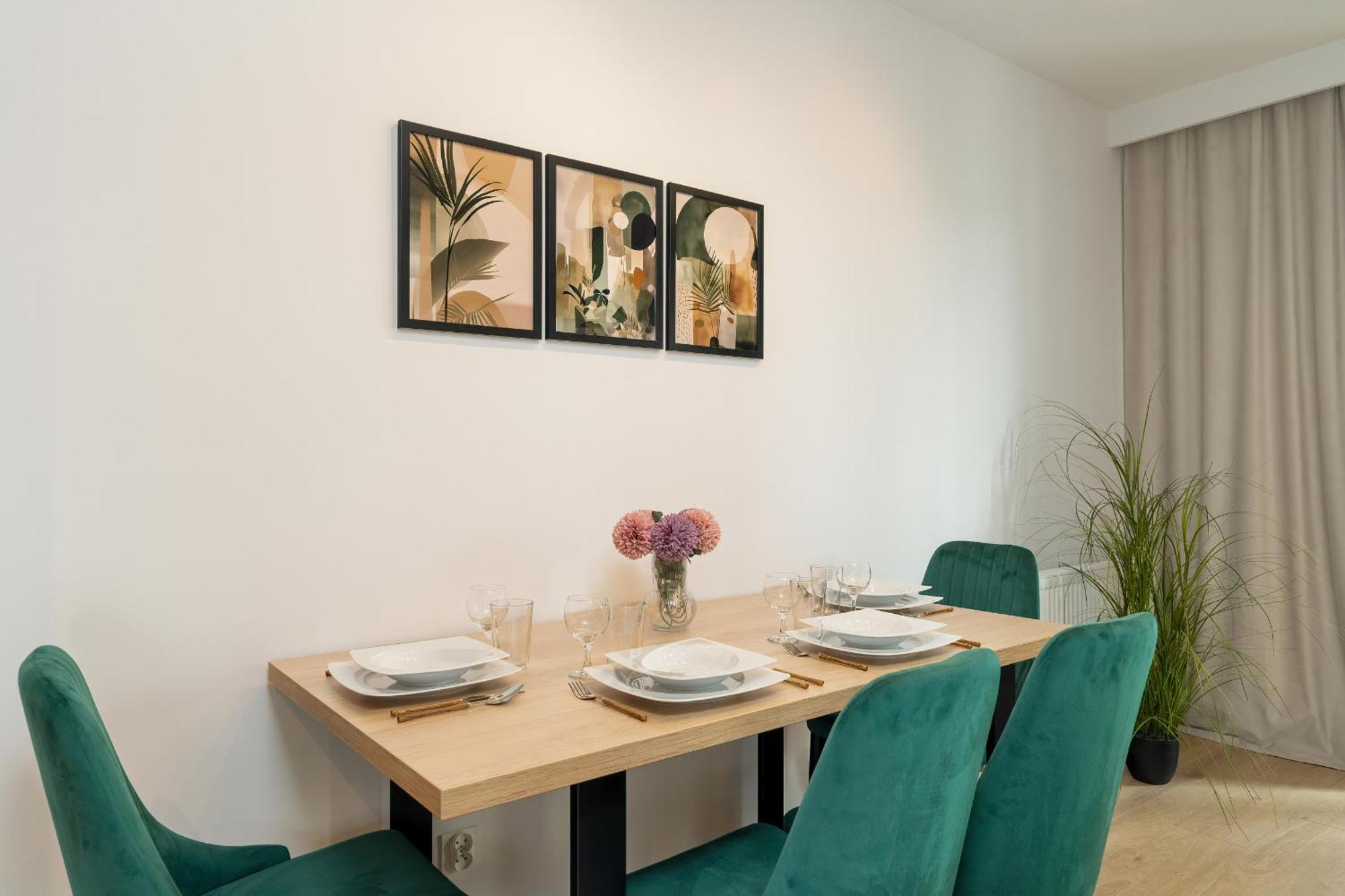 Cozy With Parking In By Renters Apartamento Poznań