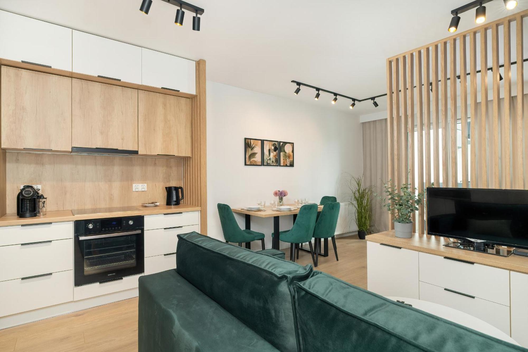 Cozy With Parking In By Renters *